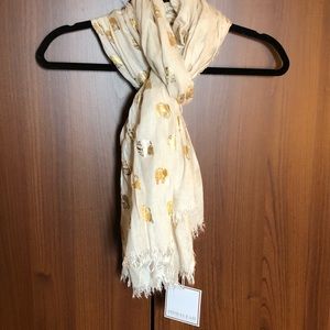 Elle scarf